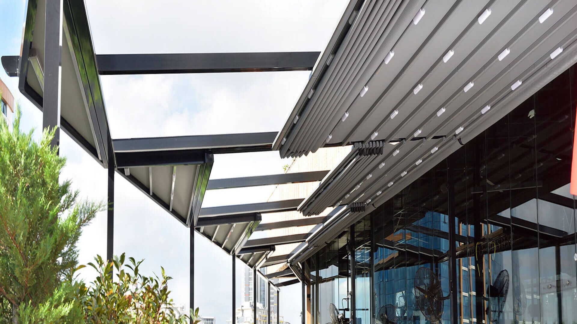 Çok Yönlü Açılır Kapanır Tente